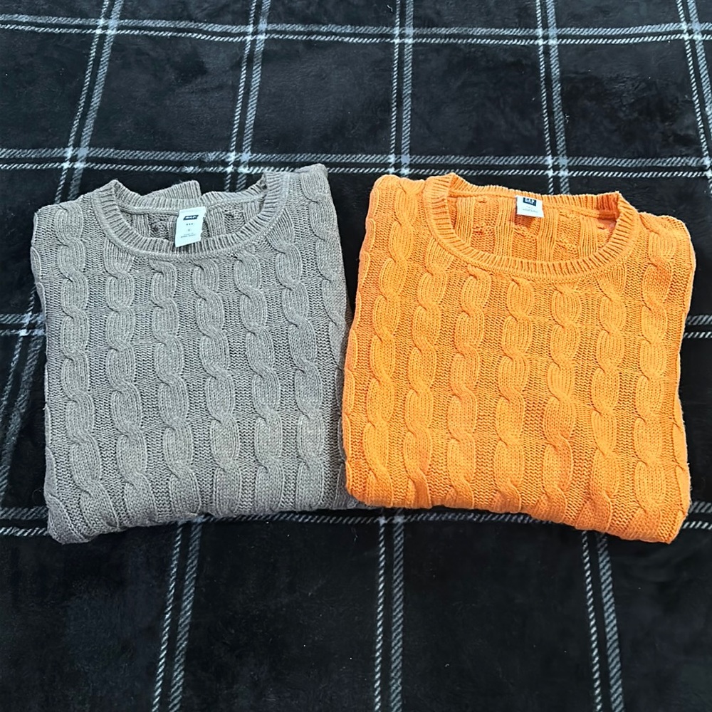 Bundle  sweaters in like a new condition